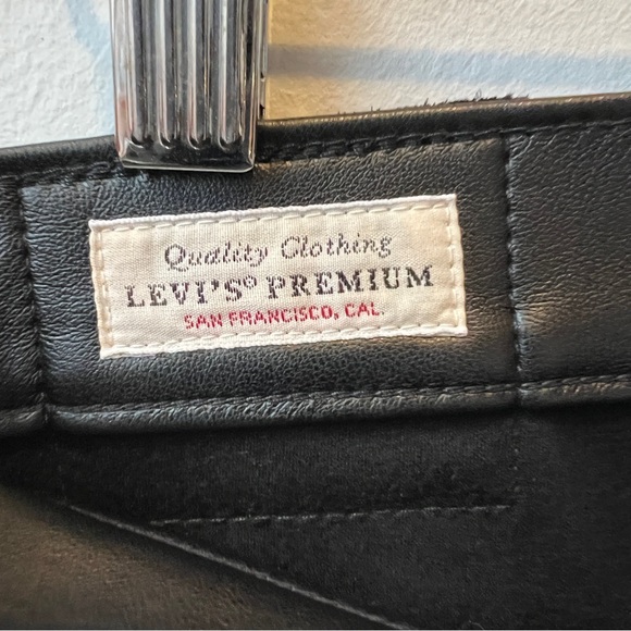 Levi’s FAUX LEATHER BAGGY DAD WOMEN'S PANTS - Picture 10 of 15